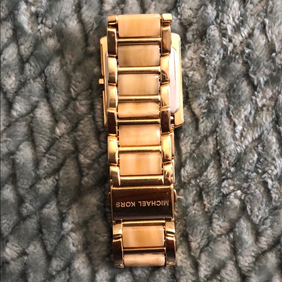 Michael Kors Gold and Light Tortoise Watch - Picture 3 of 8